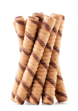 Beyaz arka planda bir grup gofret yuvarlanıyor. İzole edilmiş