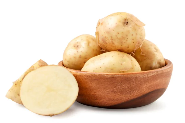 Ung Oskalad Potatis Hel Och Halv Träplatta Närbild Vit Bakgrund — Stockfoto