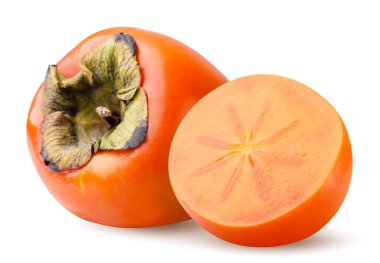 Beyaz arka planda olgun bir hurma ve yarım yakın plan. İzole edilmiş