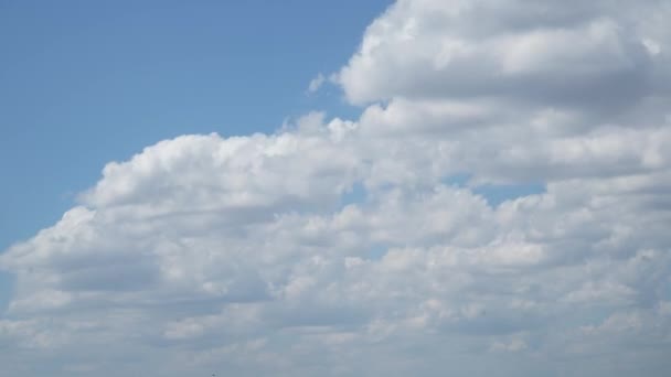 Zeitraffer-Bewegung Wolken blauer Himmel Hintergrund — Stockvideo