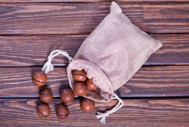 cadamia fındık çanta içinde