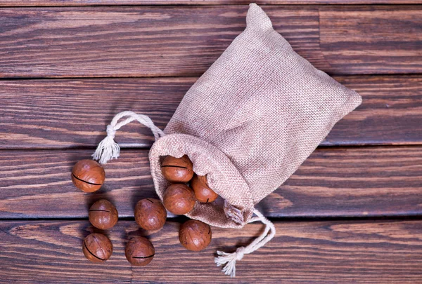 cadamia fındık çanta içinde