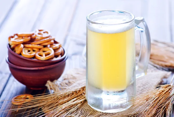 Fresh beer in glass — Stock Photo, Image