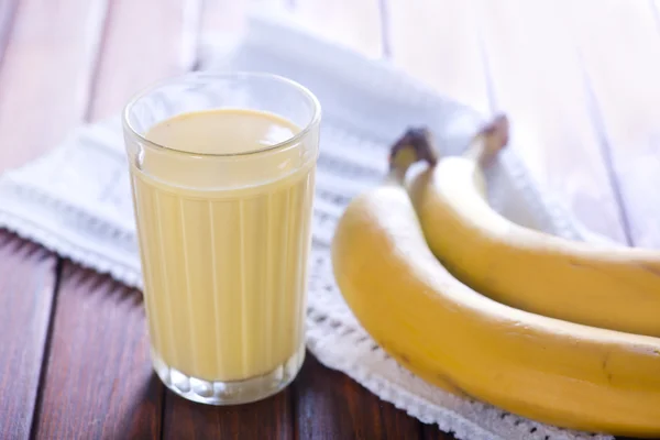 Milchshake mit Banane — Stockfoto