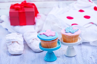 çocuk doğum onuruna cupcakes