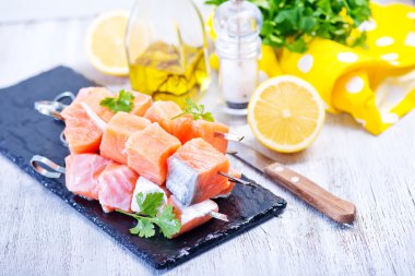 kırmızı somon taze maydanoz ile