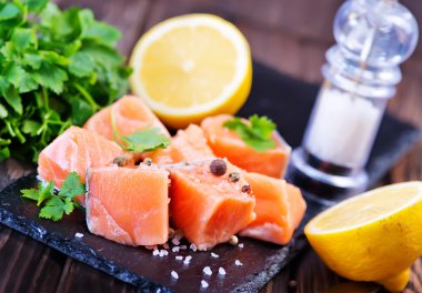 kırmızı somon taze maydanoz ile