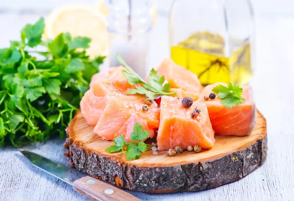 kırmızı somon taze maydanoz ile