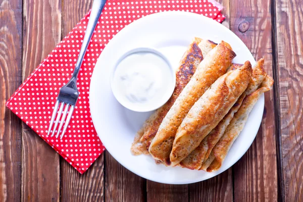 Søde pandekager med creme fraiche - Stock-foto