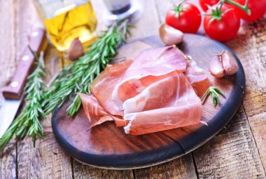 Prosciutto ahşap tahta üzerinde