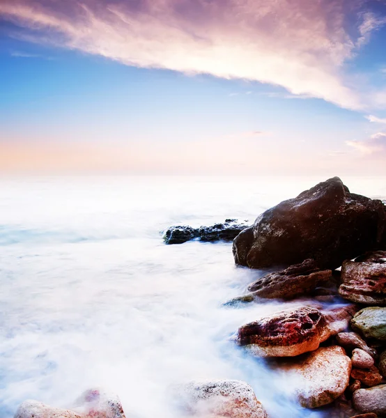 Meeresküste und Himmel auf der Krim — Stockfoto