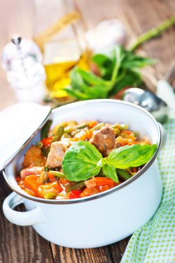 ile sebze kızarmış et 