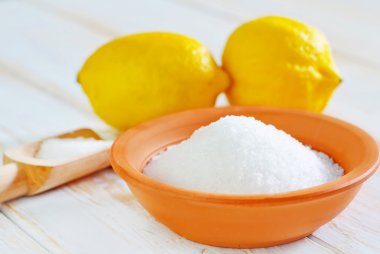 Asit ve sarı limon 
