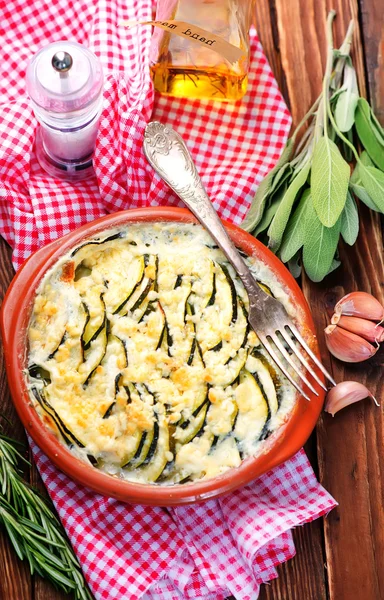 Gebackene Zuchini mit Käse — Stockfoto