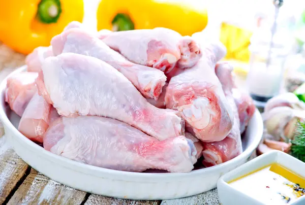 Raw chicken legs — Stock Photo, Image