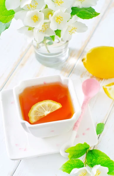 Jasmin tea with lemon — Stock Photo, Image