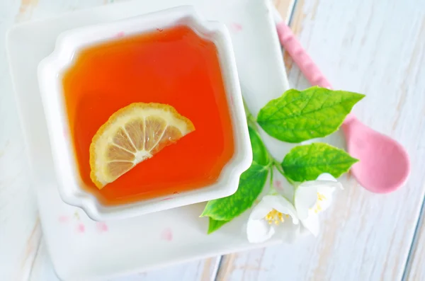 Jasmin tea with lemon — Stock Photo, Image