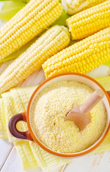 Corn flour and corn ears — Stock Photo, Image