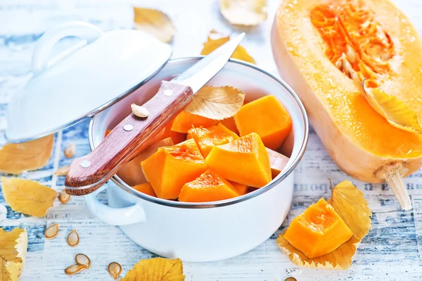 Calabaza de otoño en la mesa — Foto de Stock