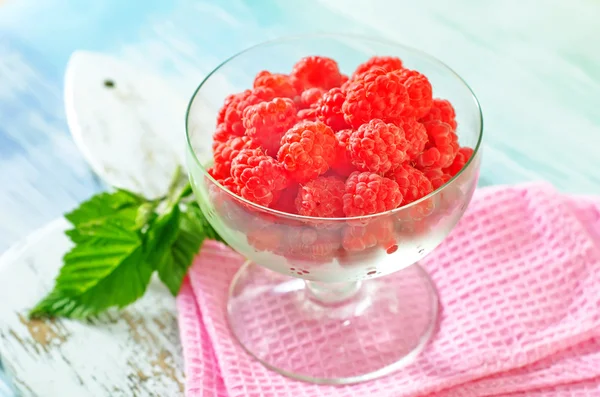 Red ripe raspberries — Stock Photo, Image