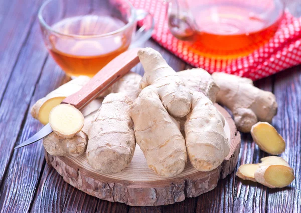 Té de jengibre con jengibre fresco — Foto de Stock