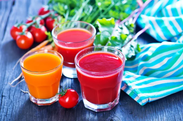 Jus de légumes en verre — Photo