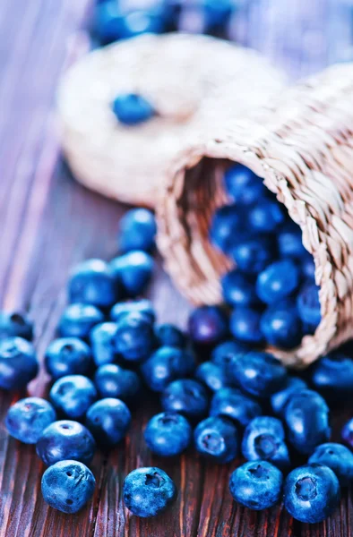 Blueberry segar di meja kayu — Stok Foto