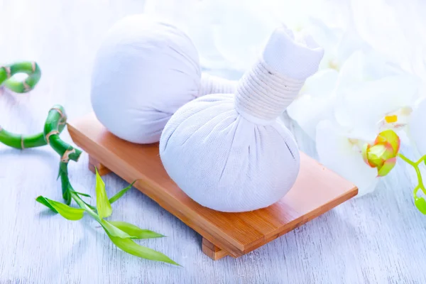 Ingrediënten voor massage op tafel — Stockfoto