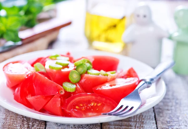 Ensalada de tomate en plato — Foto de Stock