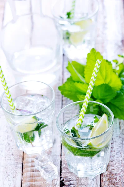 Cold mojito in glass — Stock Photo, Image