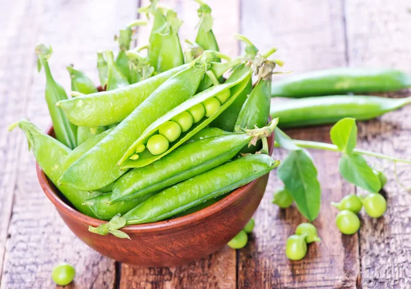 Guisantes verdes en bowl — Foto de Stock