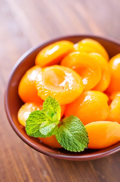 Sabrosos albaricoques para el desayuno — Foto de Stock