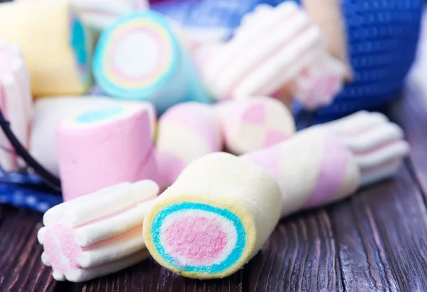 Marshmallow on the wooden table — Stock Photo, Image