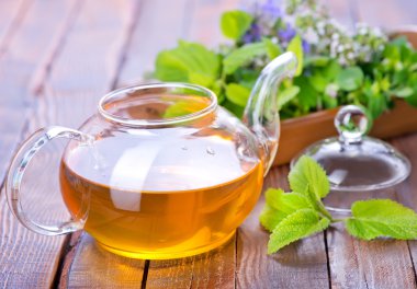 Taze ot ve bitkisel çay