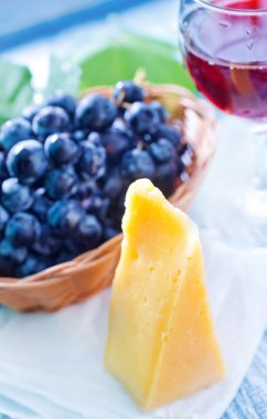 Peynir ve taze üzüm