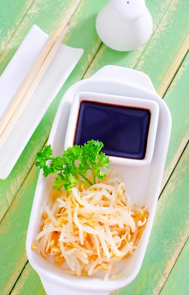 Bean sprouts and soy sauce — Stock Photo, Image