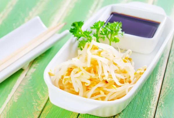 Bean sprouts and soy sauce — Stock Photo, Image