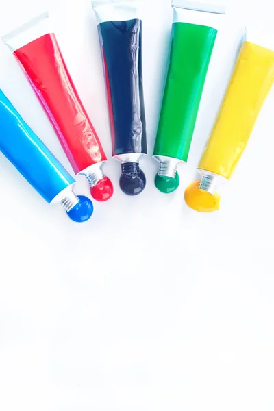 Färgglada akrylfärger i rör — Stockfoto
