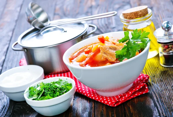 Soupe de tomates dans un bol — Photo