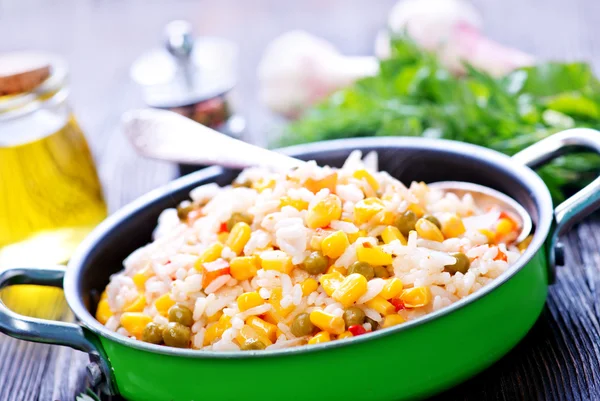Βρασμένο ρύζι με λαχανικά — Φωτογραφία Αρχείου