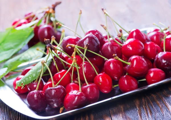 Frische reife rote Kirschen — Stockfoto