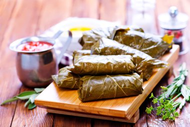 Dolma sosu ve baharatlar ile