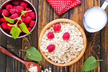 Ahududu ile yulaf gevreği