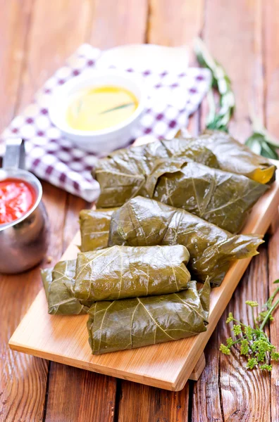 Dolmas con salsa y especias —  Fotos de Stock