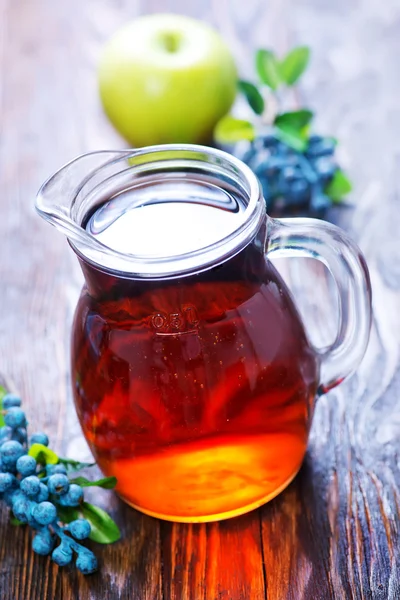 Frischer Saft im Glas — Stockfoto