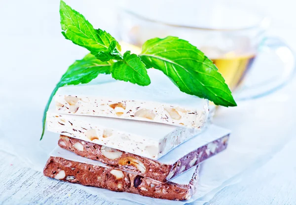 Nougat doce com nozes — Fotografia de Stock