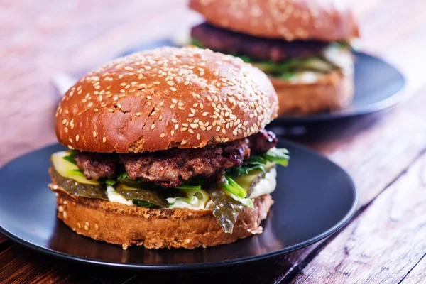 Hamburguesas frescas sabrosas — Foto de Stock