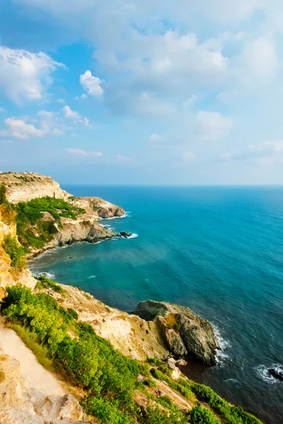 Meer und Berge auf der Krim — Stockfoto