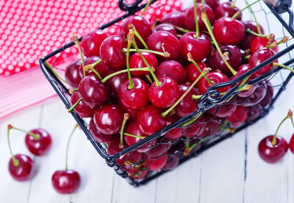 Cerezas frescas maduras — Foto de Stock