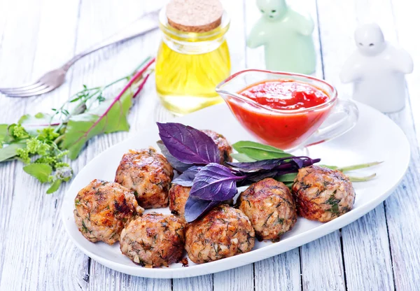 Fried meatballs with sauce — Stock Photo, Image